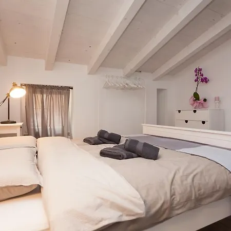 Gasthuis Apartments&rooms Hey 4*
